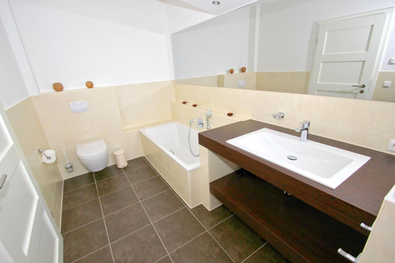 Hafennahe Penthousewohnung Mit Meerblick - Hafenresidenz Lauterbach Fewo 2-7 エクステリア 写真