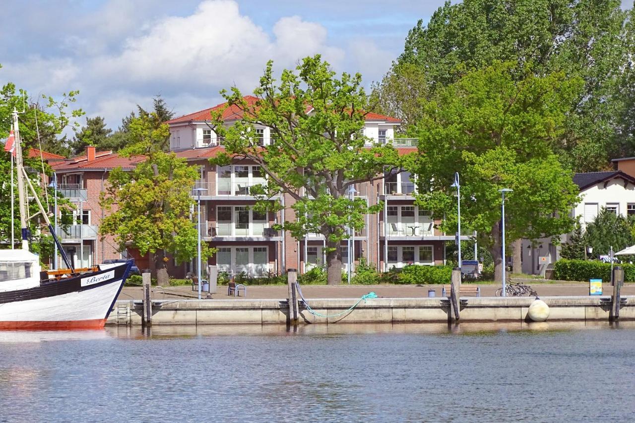Hafennahe Penthousewohnung Mit Meerblick - Hafenresidenz Lauterbach Fewo 2-7 エクステリア 写真